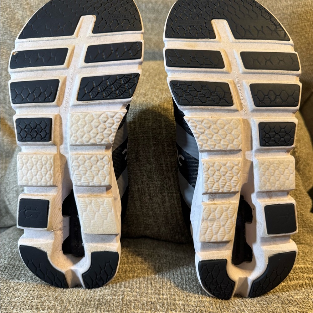 On Cloud Women’s Running Charcoal and White Athletic Shoes Size 10 - Picture 5 of 6
